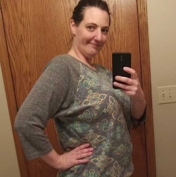 Meet your Posher, Tia - Picture 2 of 2